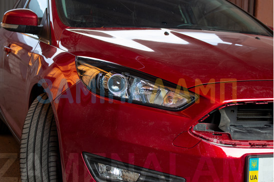 FORD FOCUS встановлення біксенонових лінз Hella 3R Universal