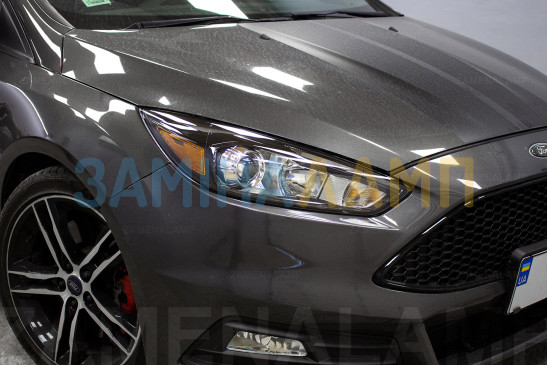 FORD FOCUS ST встановлення біксенонових лінз Hella 3R Universal