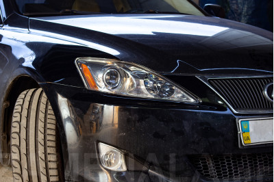 LEXUS IS - заміна штатних лінз на Koito Q5