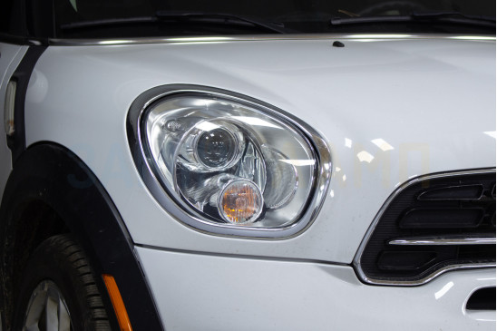 MINI Cooper S COUNTRYMAN встановлення біксенонових лінз Hella 3R Universal