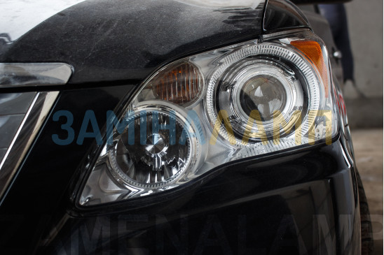 TOYOTA AVALON установка біксенонових лінз Q5