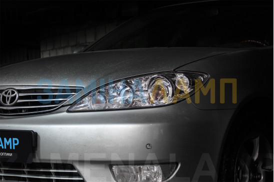 TOYOTA CAMRY XV30 замінили біксенонові лінзи Q5 на Hella F1