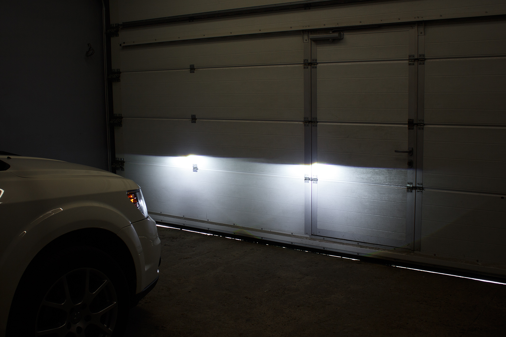 Світло фар Dodge Journey ПІСЛЯ встановлення світлодіодних лінз Bi-LED T-REX One