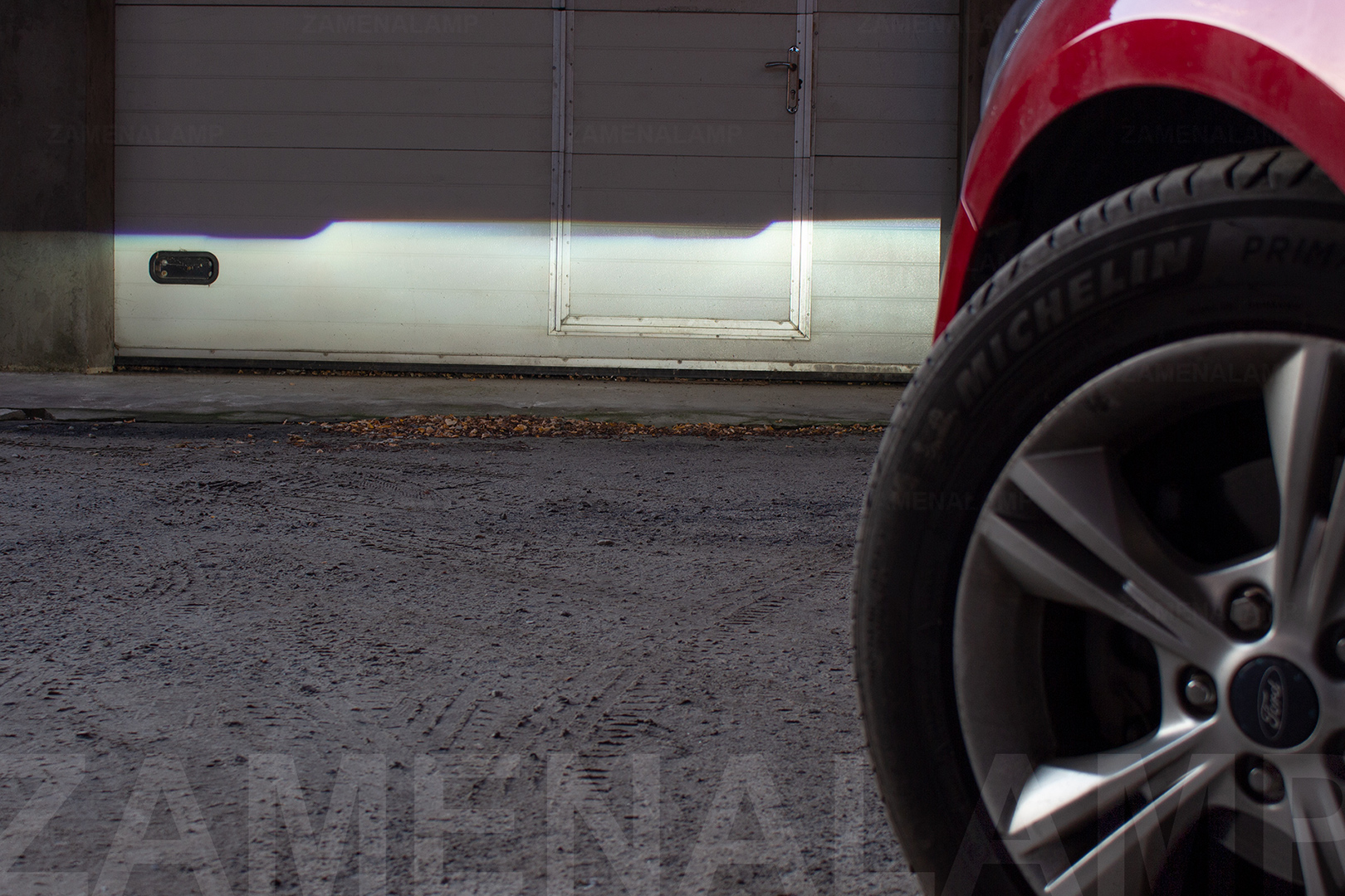 Ближнє світло фар Ford Focus ПІСЛЯ встановлення біксенонових лінз Hella 3R Universal