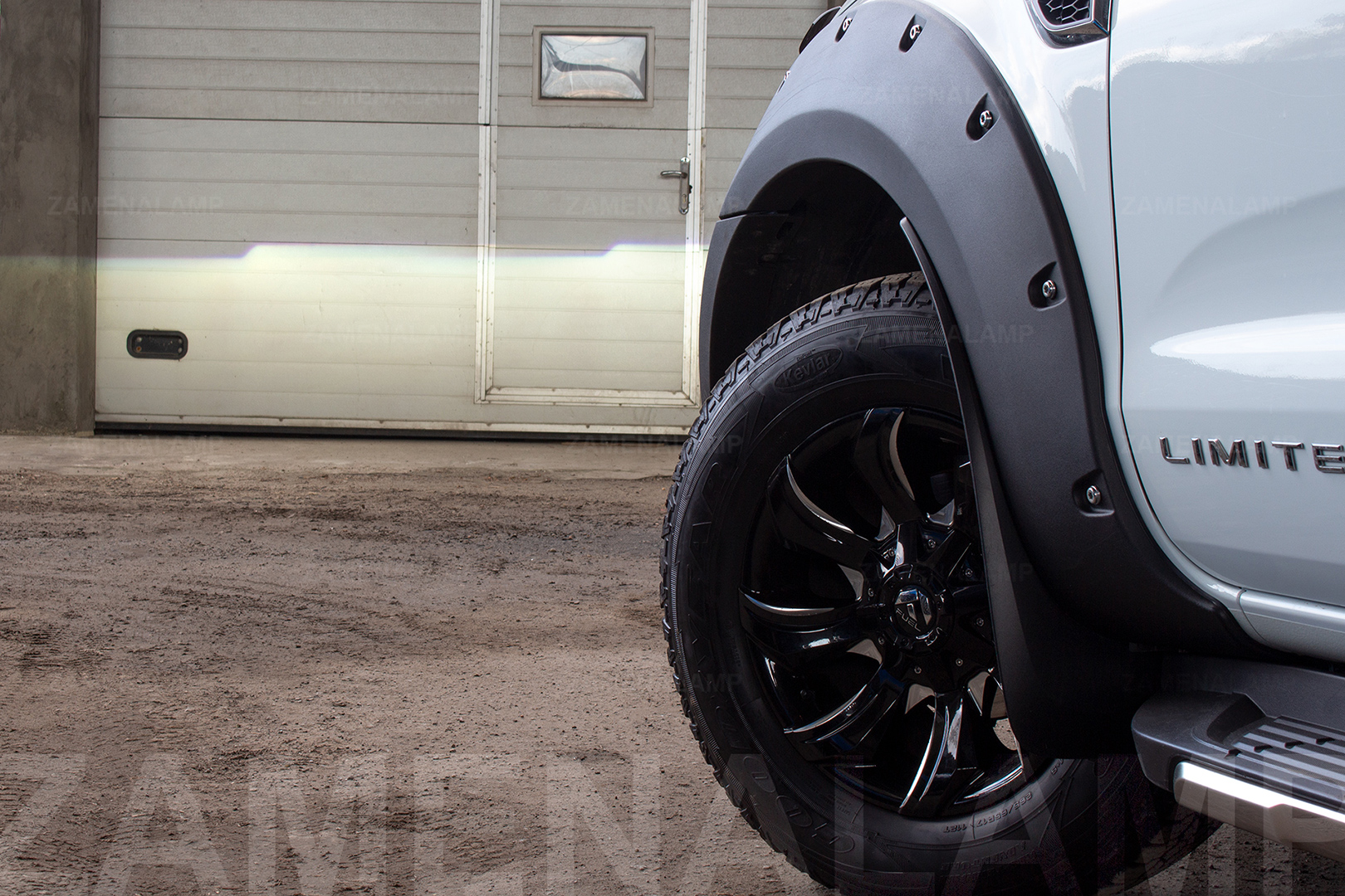Заміна лінз в фарах FORD RANGER на біксенонові лінзи Hella 5