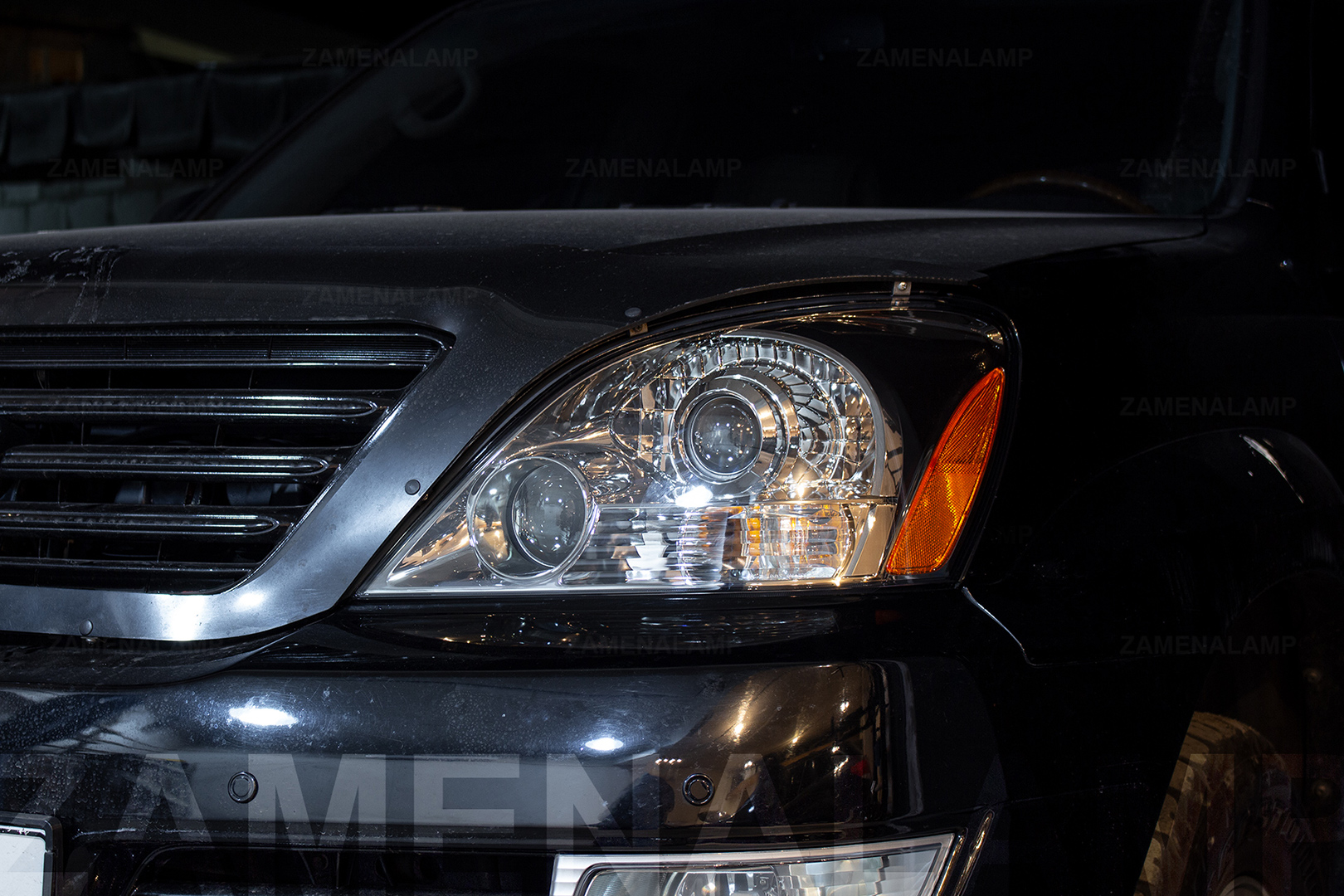 Зовнішній вигляд лівої фари Lexus GX ПІСЛЯ бронювання поліуретановою плівкою
