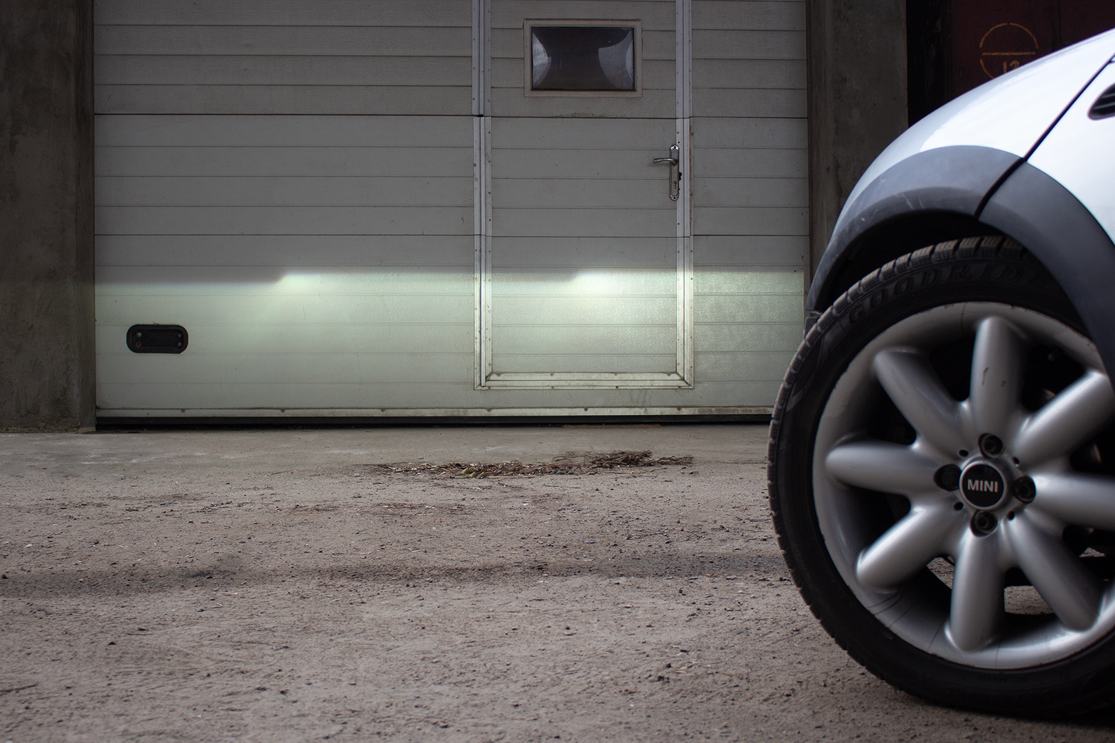 Світло фар MINI Cooper ПІСЛЯ встановлення біксенонових лінз Koito Q5