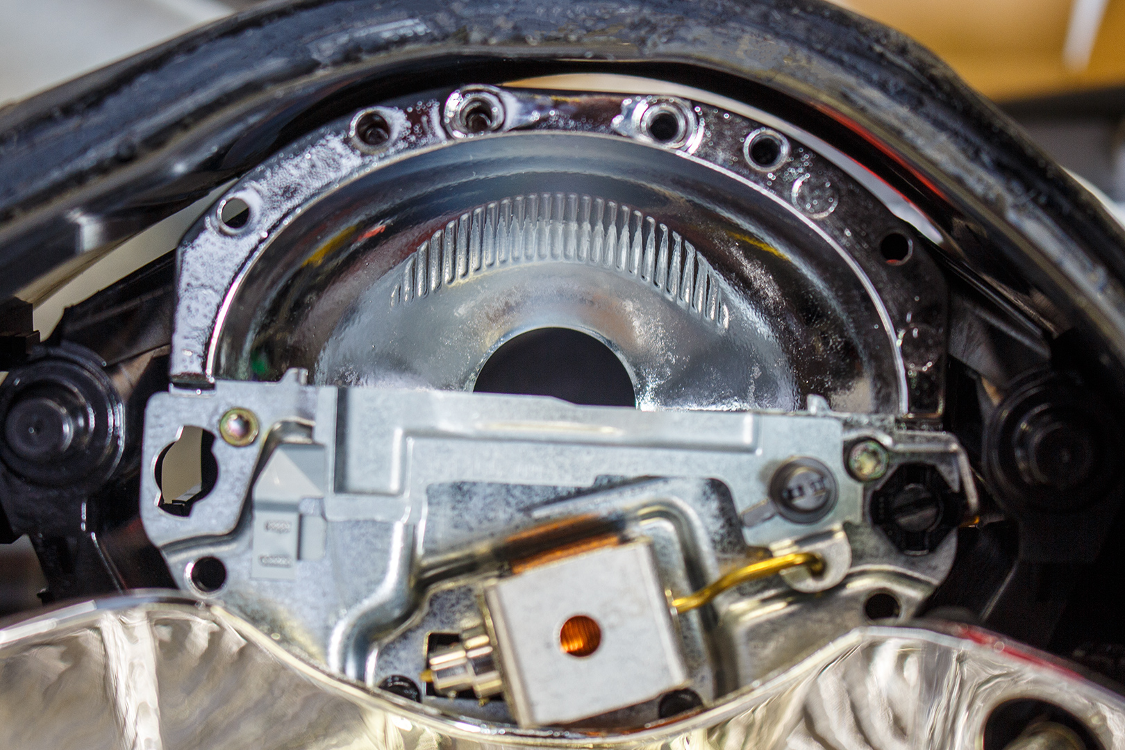 PORSCHE 911 - заміна штатних лінз на біксенонові лінзи Hella 3R