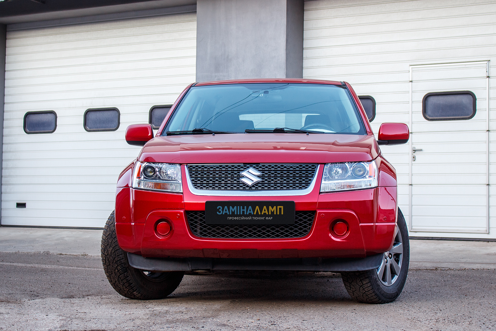Suzuki Grand Vitara замена штатных линз на Bi-LED T-REX One