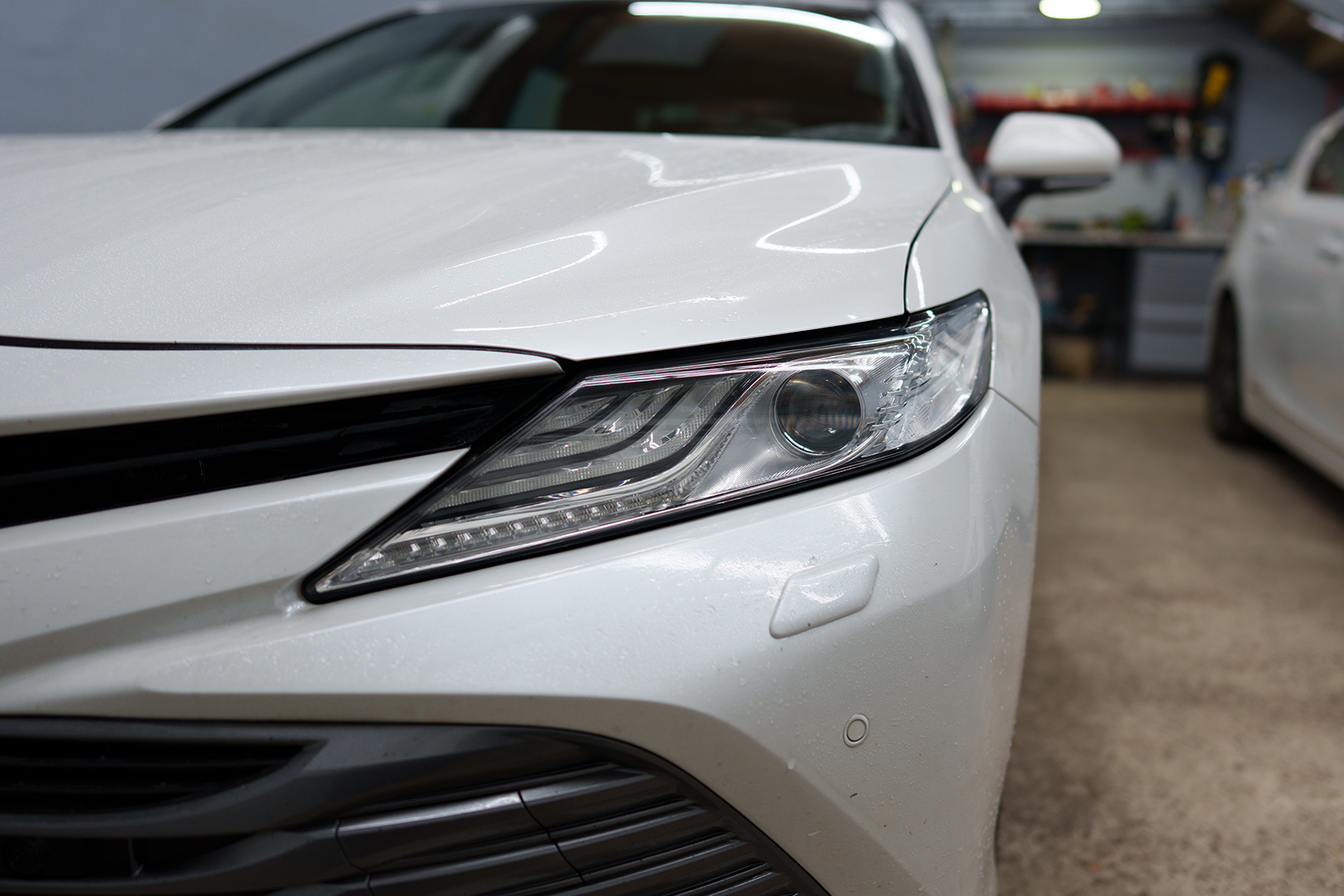 Toyota Camry XV70 заміна штатних LED-лінз на світлодіодні лінзи Bi-Led T-Rex 25 Pro