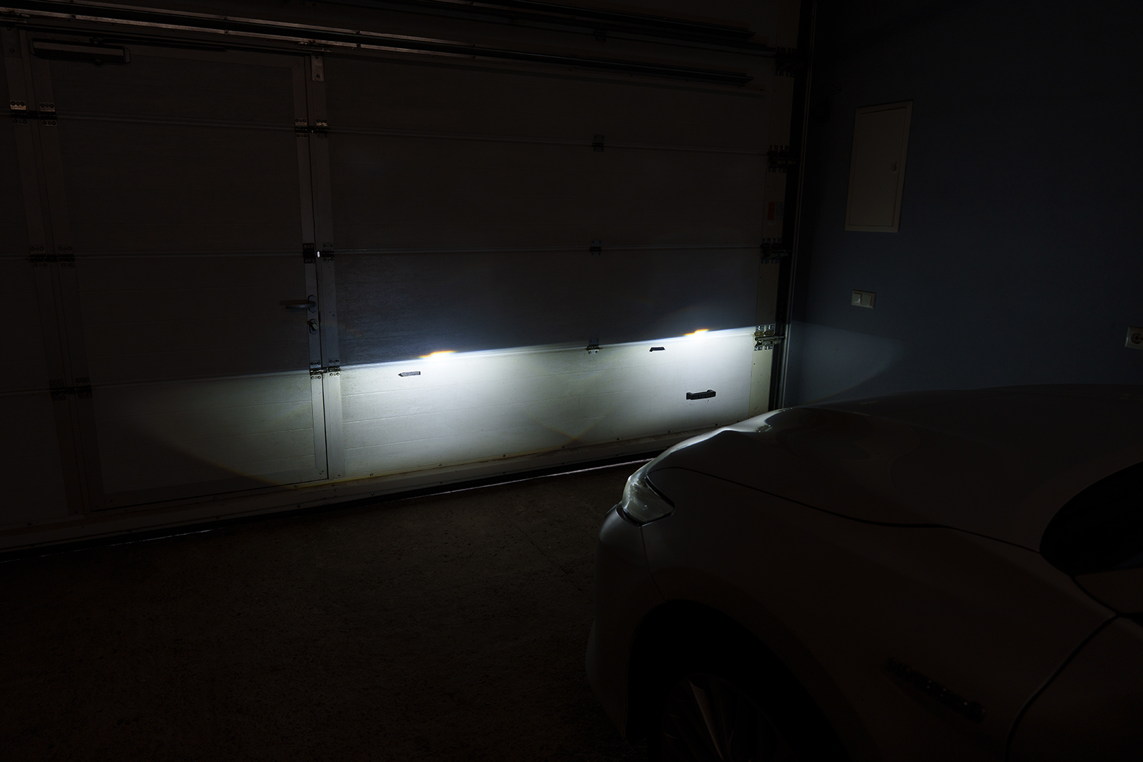 Toyota Camry XV70 заміна штатних LED-лінз на світлодіодні лінзи Bi-Led T-Rex 25 Pro