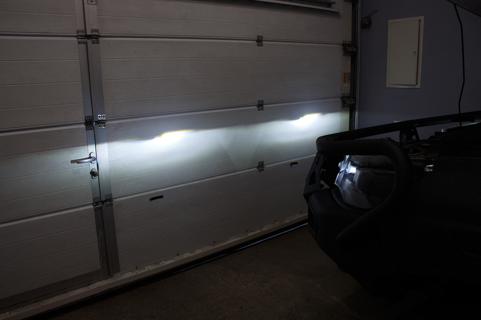 Toyota Hilux заміна штатних LED-лінз на світлодіодні лінзи Bi-Led T-Rex Pro 2.5 дюйми