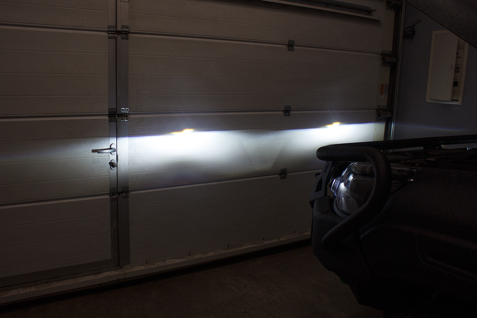 Toyota Hilux заміна штатних LED-лінз на світлодіодні лінзи Bi-Led T-Rex Pro 2.5 дюйми