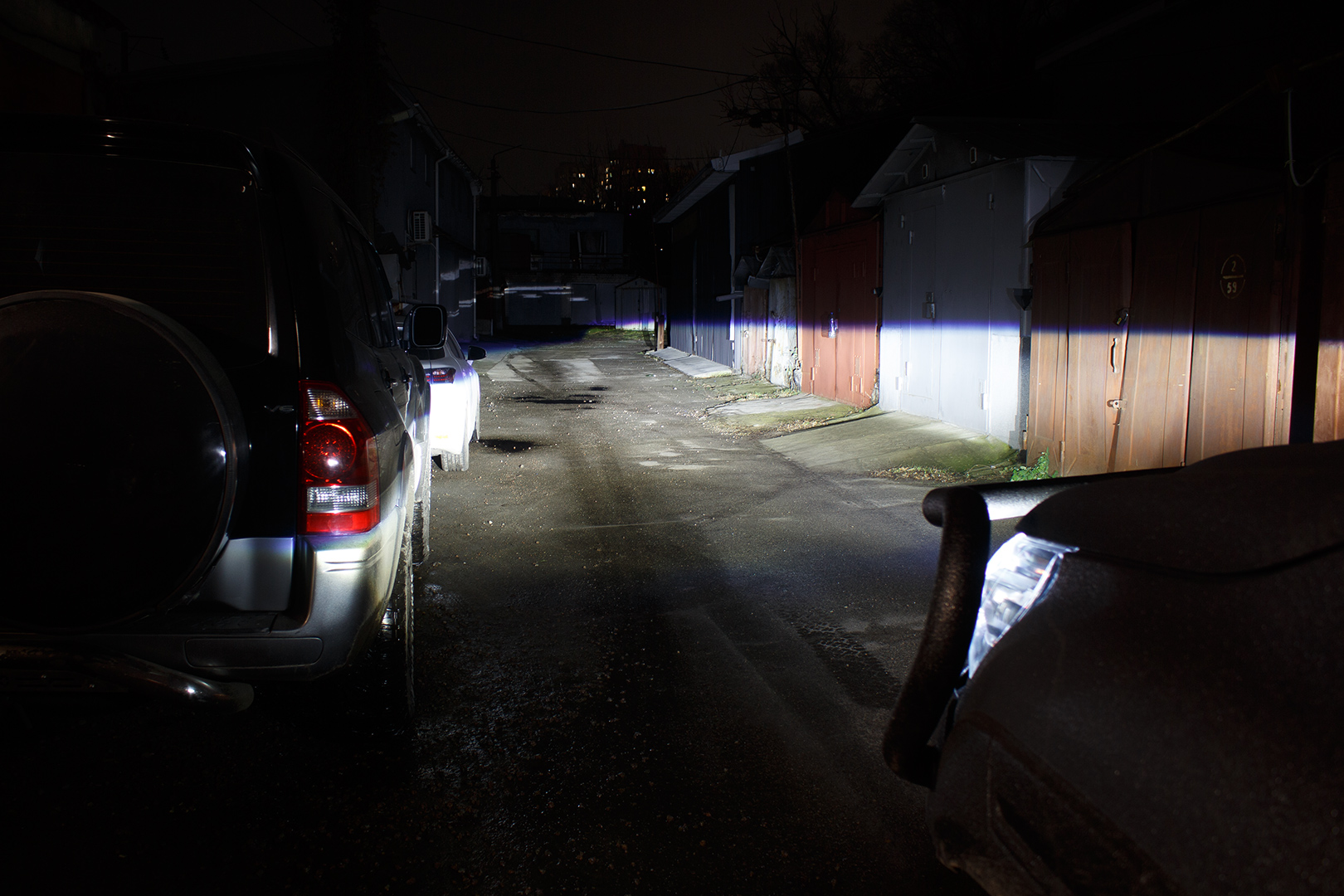 Toyota Hilux заміна штатних LED-лінз на світлодіодні лінзи Bi-Led T-Rex Pro 2.5 дюйми