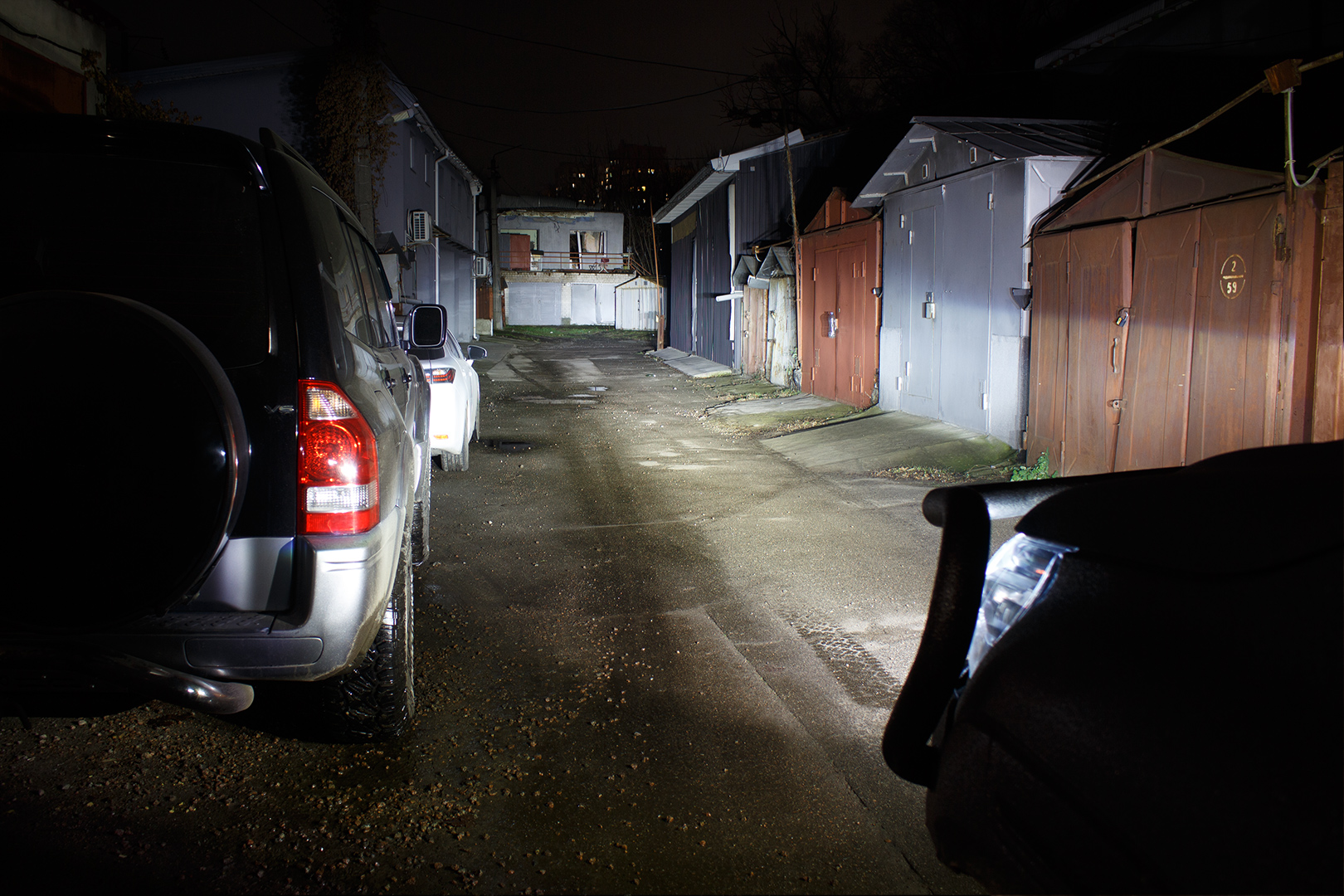 Toyota Hilux заміна штатних LED-лінз на світлодіодні лінзи Bi-Led T-Rex Pro 2.5 дюйми